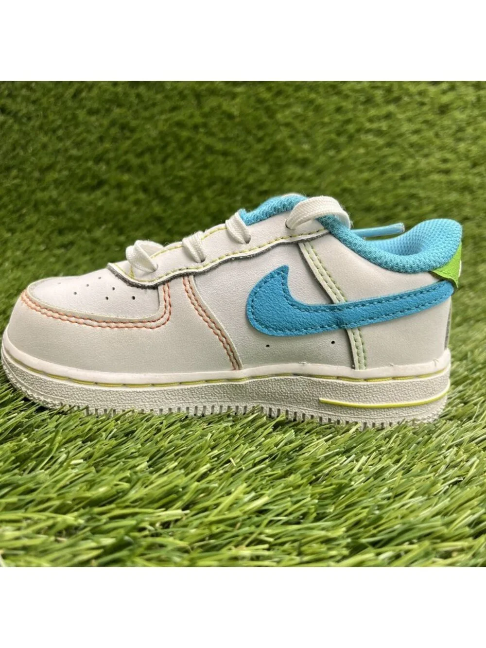 Nike Air Force 1 LV8 Boys Size 8C White Blue Athletic Leather Shoes Sneakers